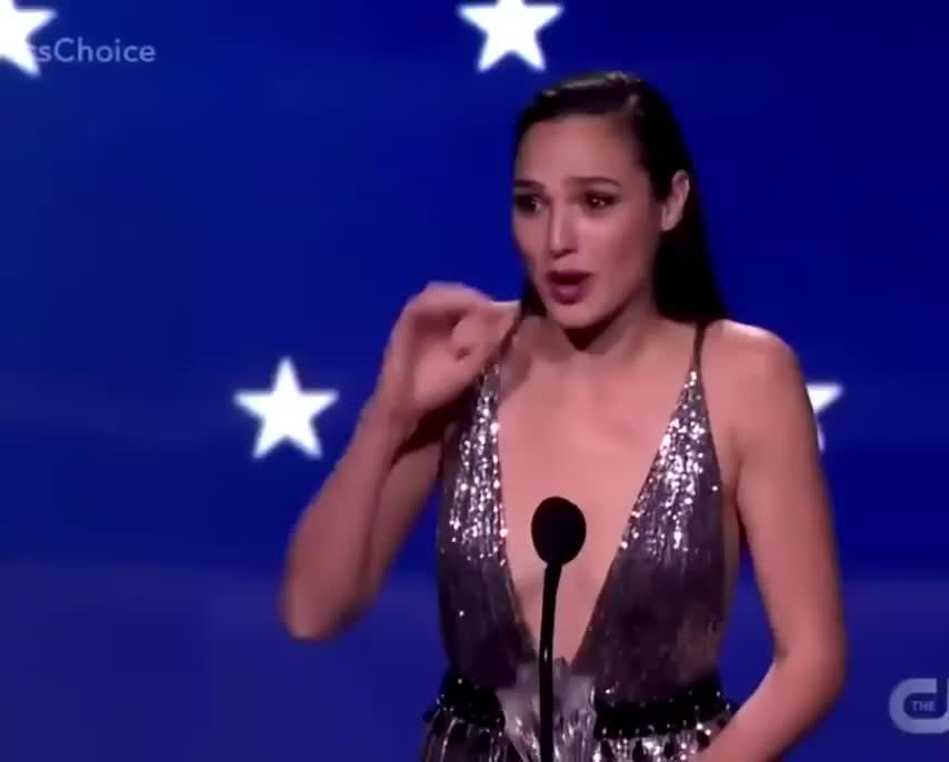 Gal Gadot trying to keep her cool when you suddenly turn on her vibrator during her acceptance speech : video clip