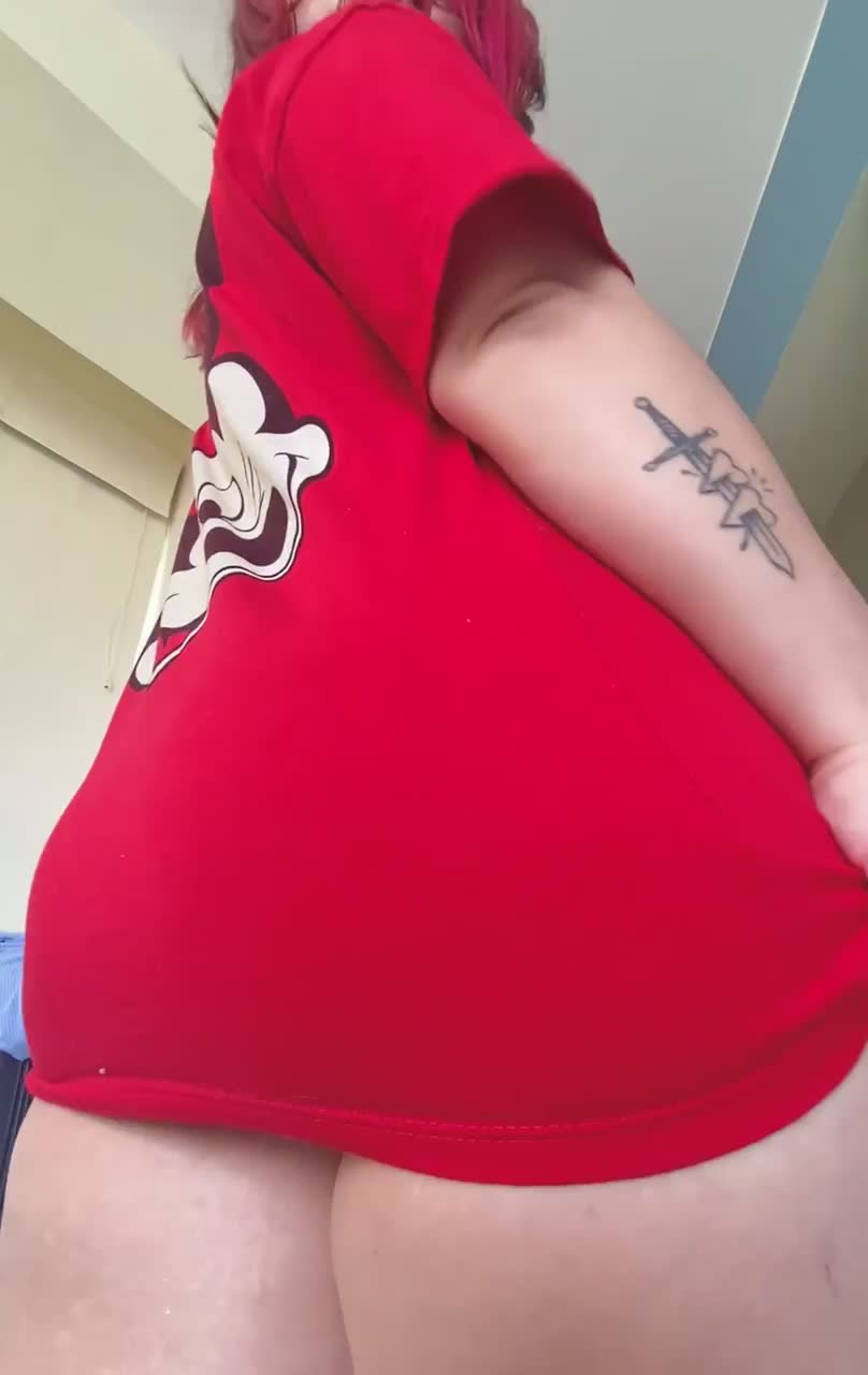 My big ass needs a hard pounding daddy : video clip