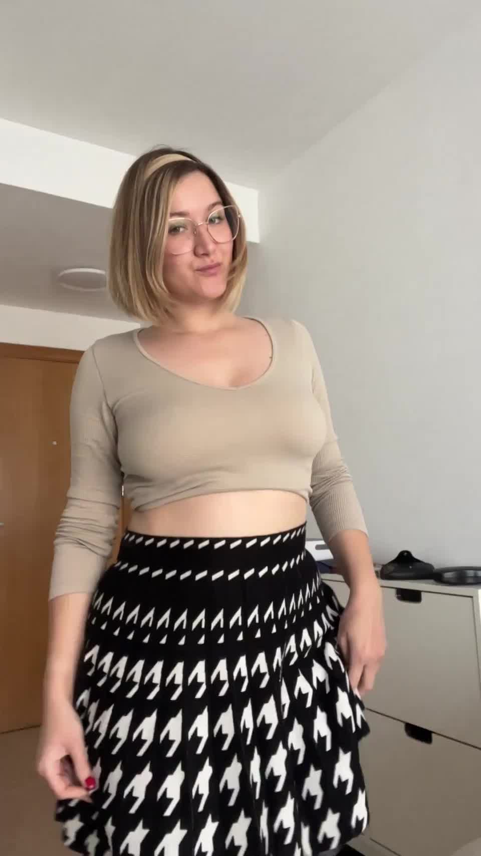 Can I give you two reasons why should you stay for the night? : video clip