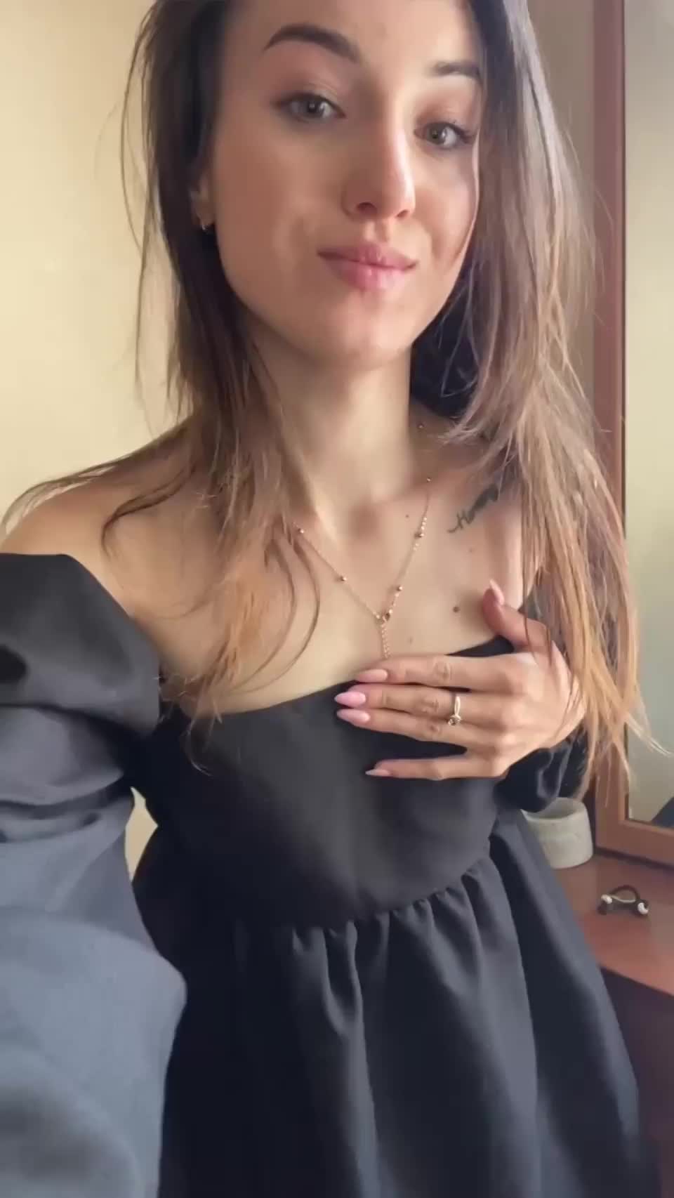 I've always felt insecure about how tiny I am. Do you think I should keep feeling? : video clip