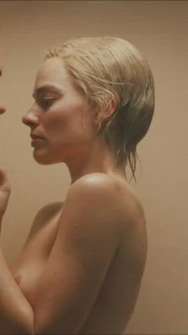 Margot Robbie is perfect : video clip
