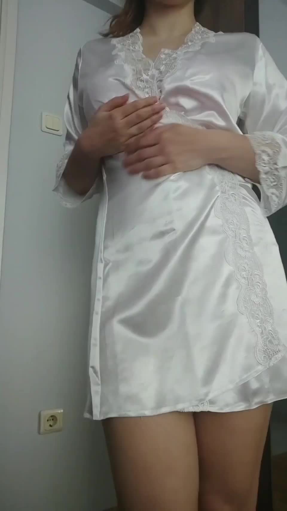 My white robe that I wore with my hubby, Do you like it? : video clip