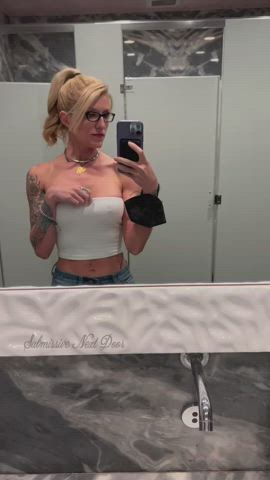 Finally got a date night out sans kids…and of course, I got a little naughty in the restaurant restroom! : video clip