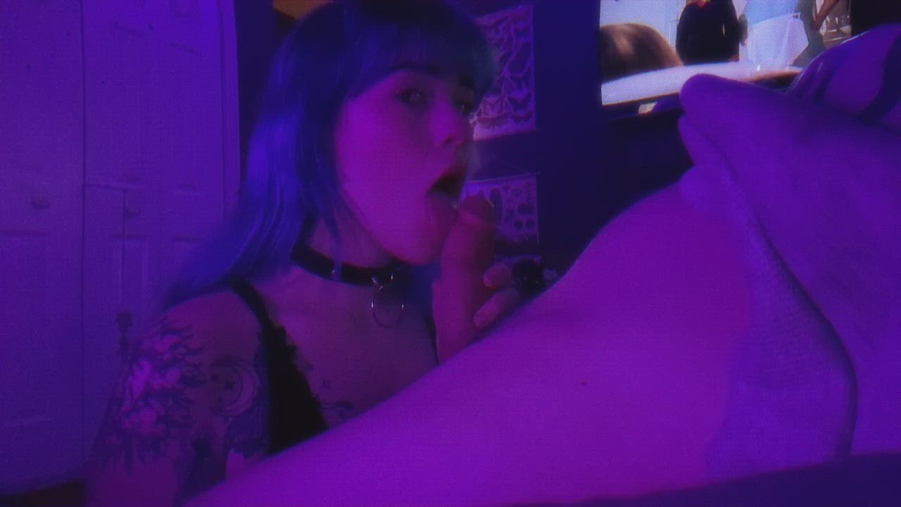 would you let a goth chick suck you off? 😻 : video clip