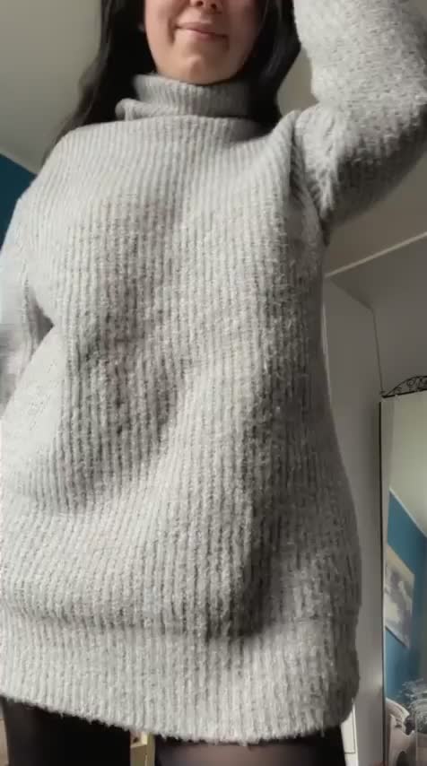 Here’s girlfriend material under this sweater : video clip