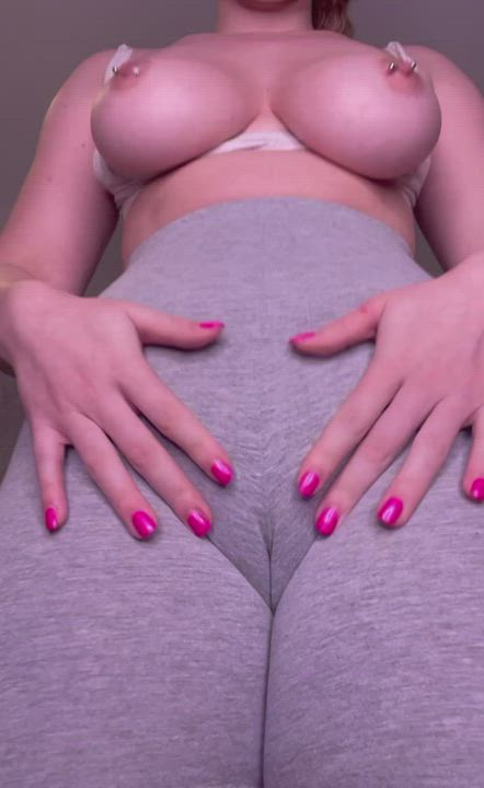 I hope my tits and camel toe make your dick throb : video clip