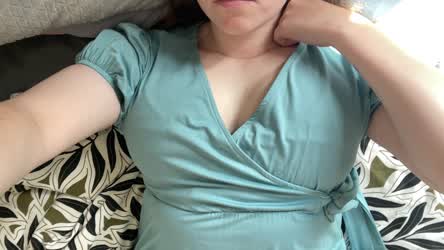 Do you like my 19 year old tits? : video clip