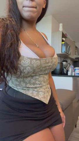 Do you like how my big my tits are : video clip