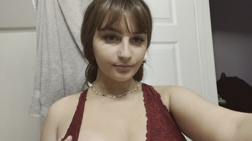 18 F, I want my tits licked and my booty hole licked also :( : video clip