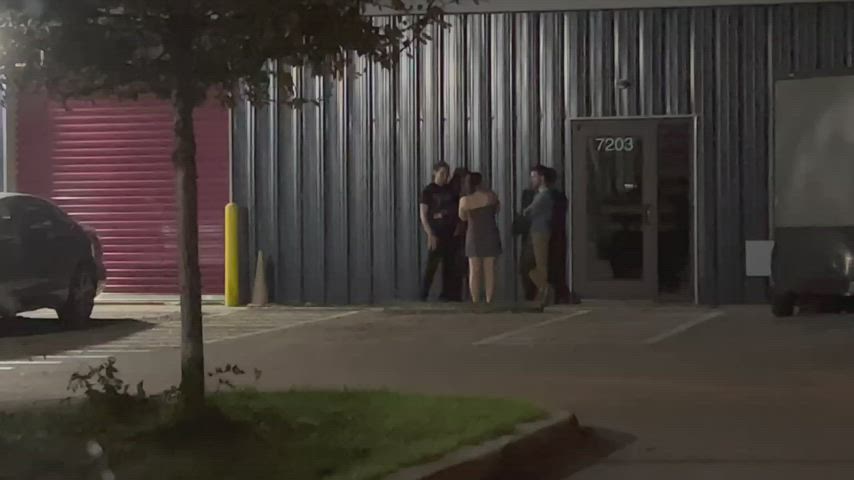 Wife blows two guys in front of store : video clip