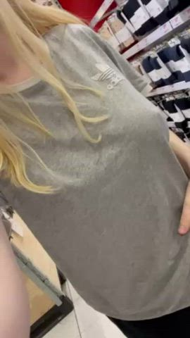 I’m always flashing my big tits when I go out in public [GIF] : video clip