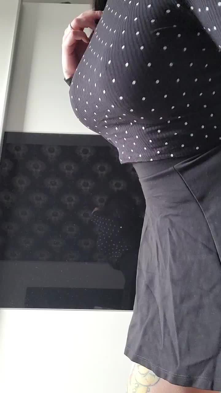 Literally my first Ass flash : video clip