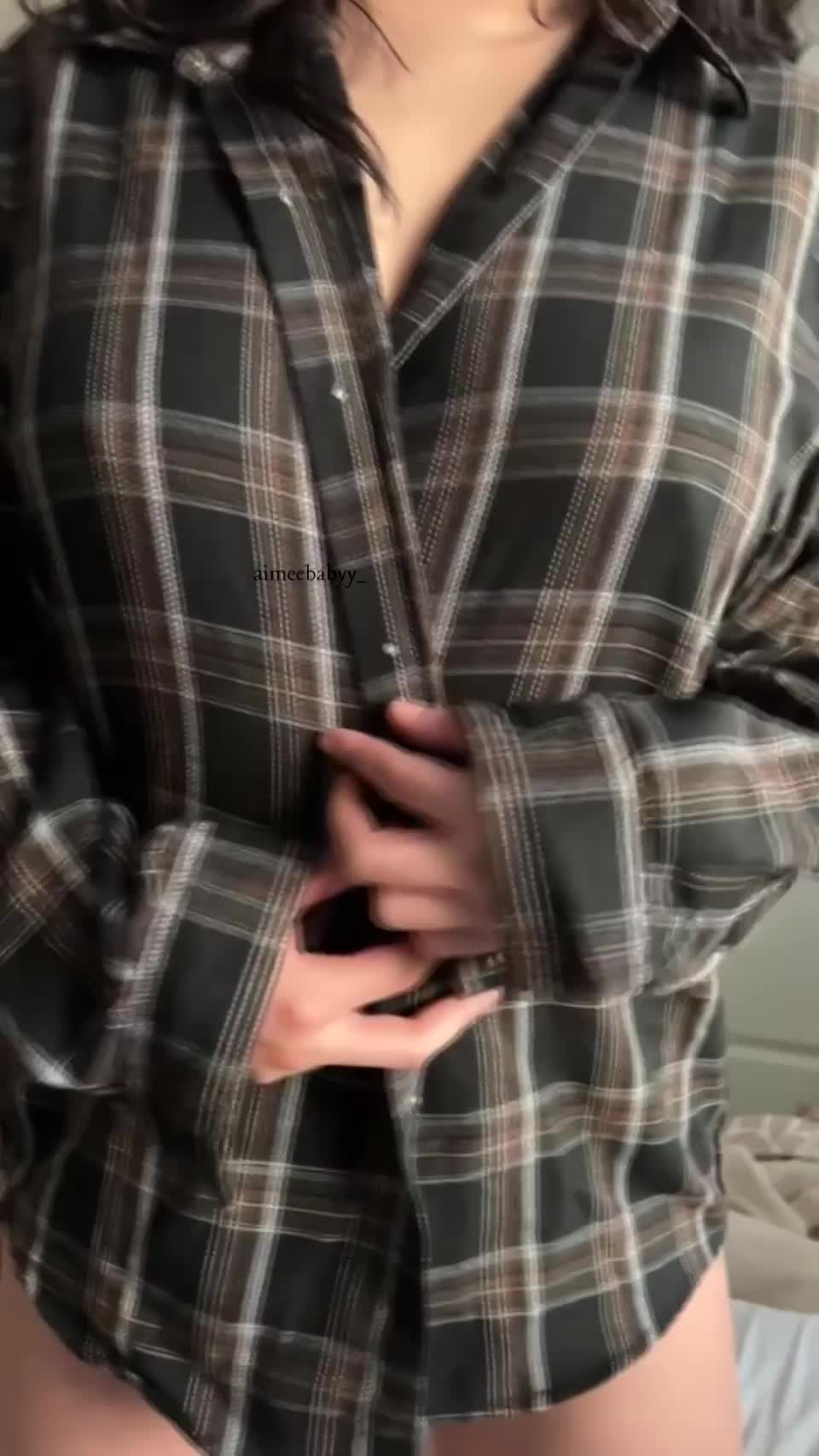 I want your throbbing cock between my tits ❤ : video clip