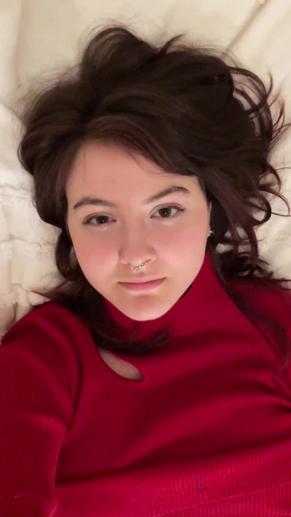 Can this college girl get you off? : video clip