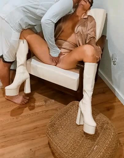 You make me so wet daddy! : video clip