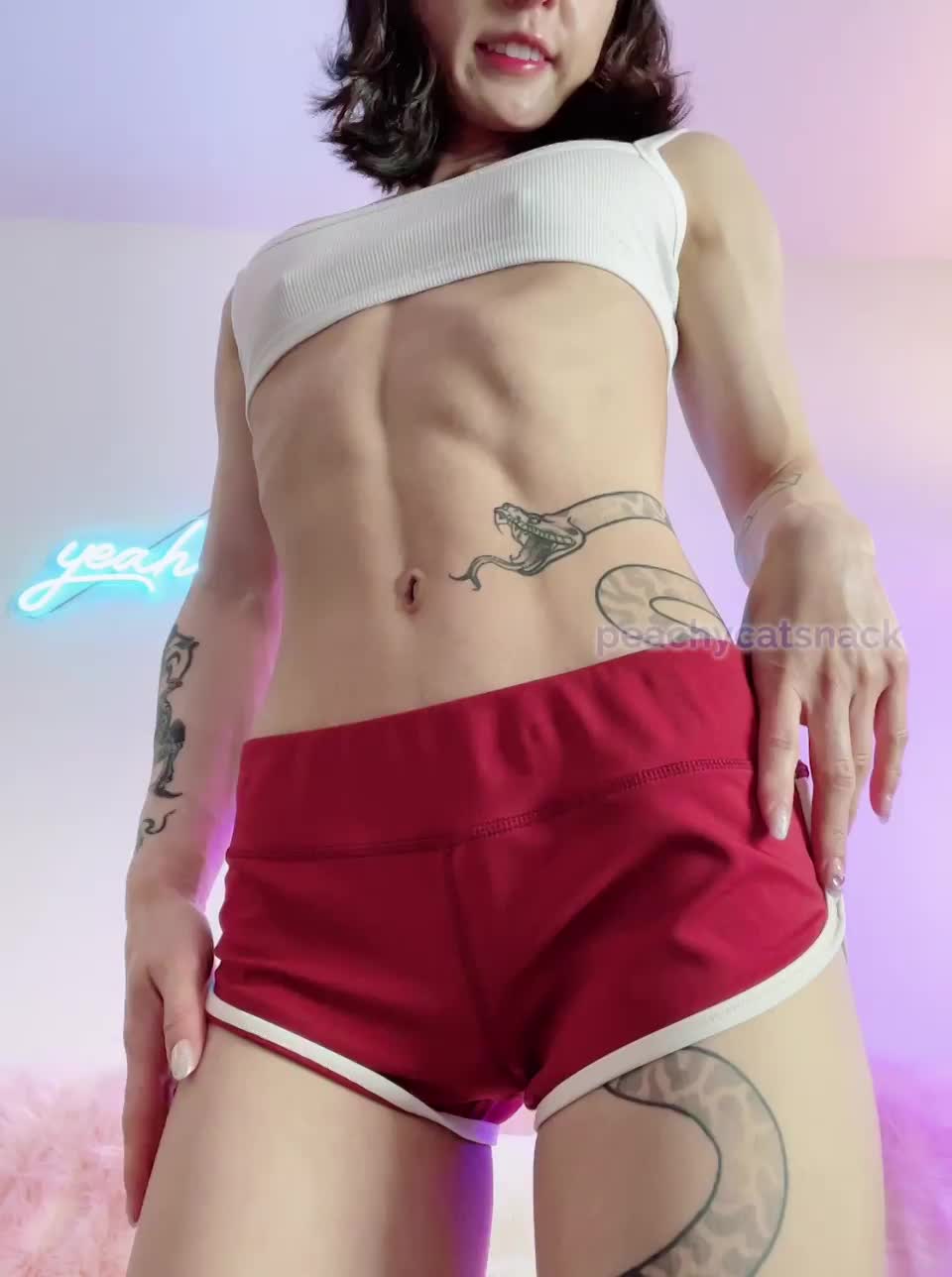 You run into me at the gym and I show you this... Tell me what happens next! 😝 : video clip