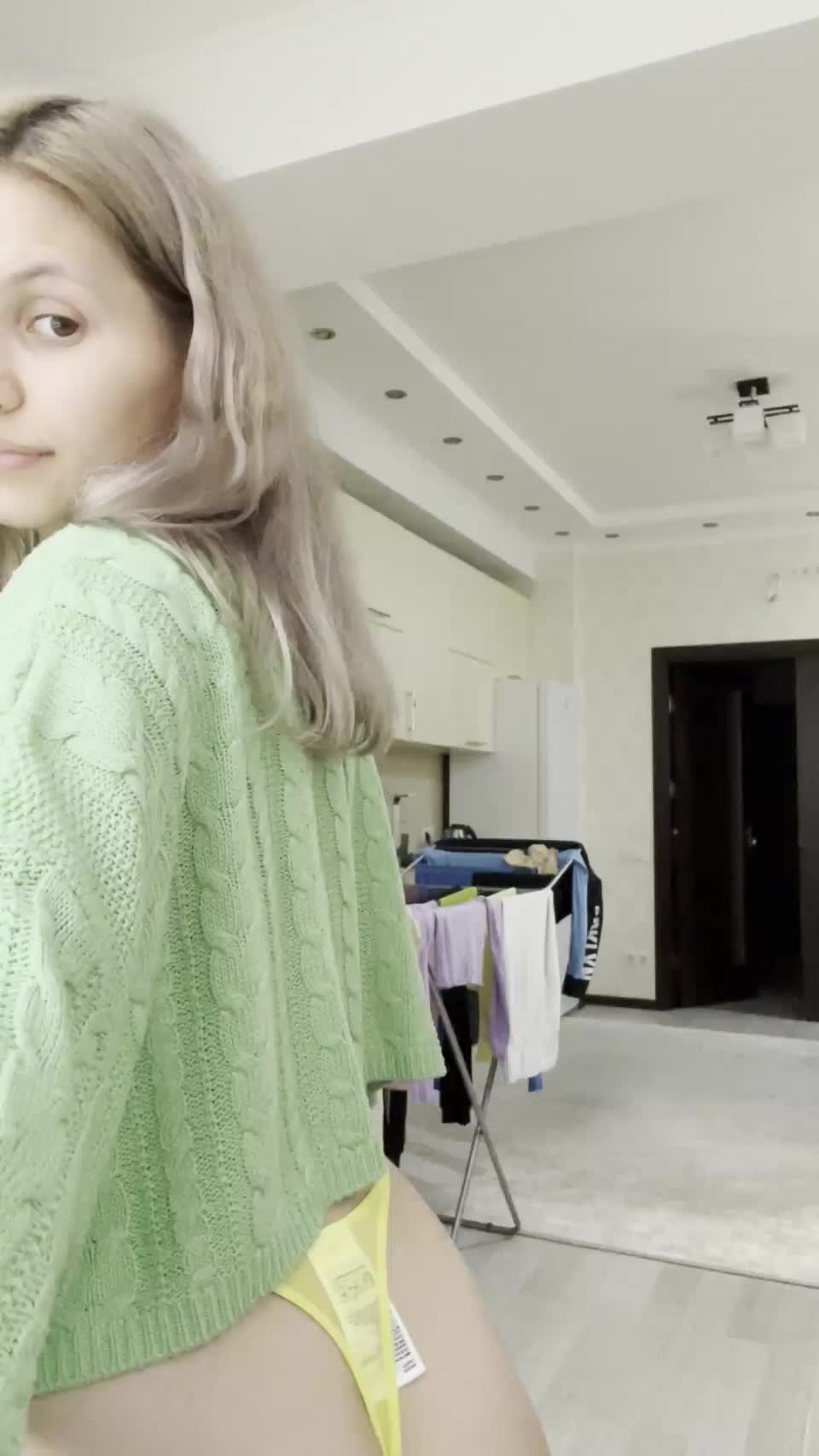 My hair is already back. I’m ready. (F18) : video clip