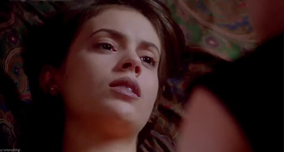 Alyssa Milano (at 22) in "Embrace of the Vampire" : video clip