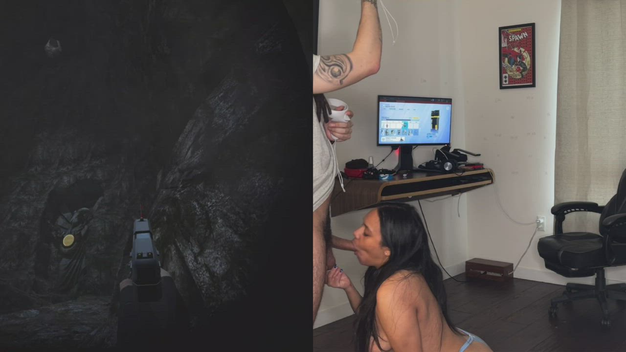 Randomly started sucking my bf dick while he’s trying to finish ResidentEvil4 VR pt.2 🙇🏽‍♀️😜 : video clip