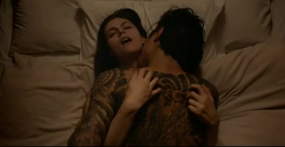 Alexandra Daddario in "Lost Girls and Love Hotels" : video clip
