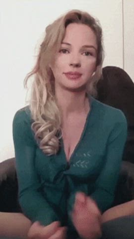 Beautiful blonde : video clip