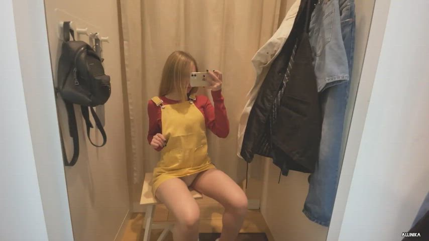 Playing in the fitting room : video clip