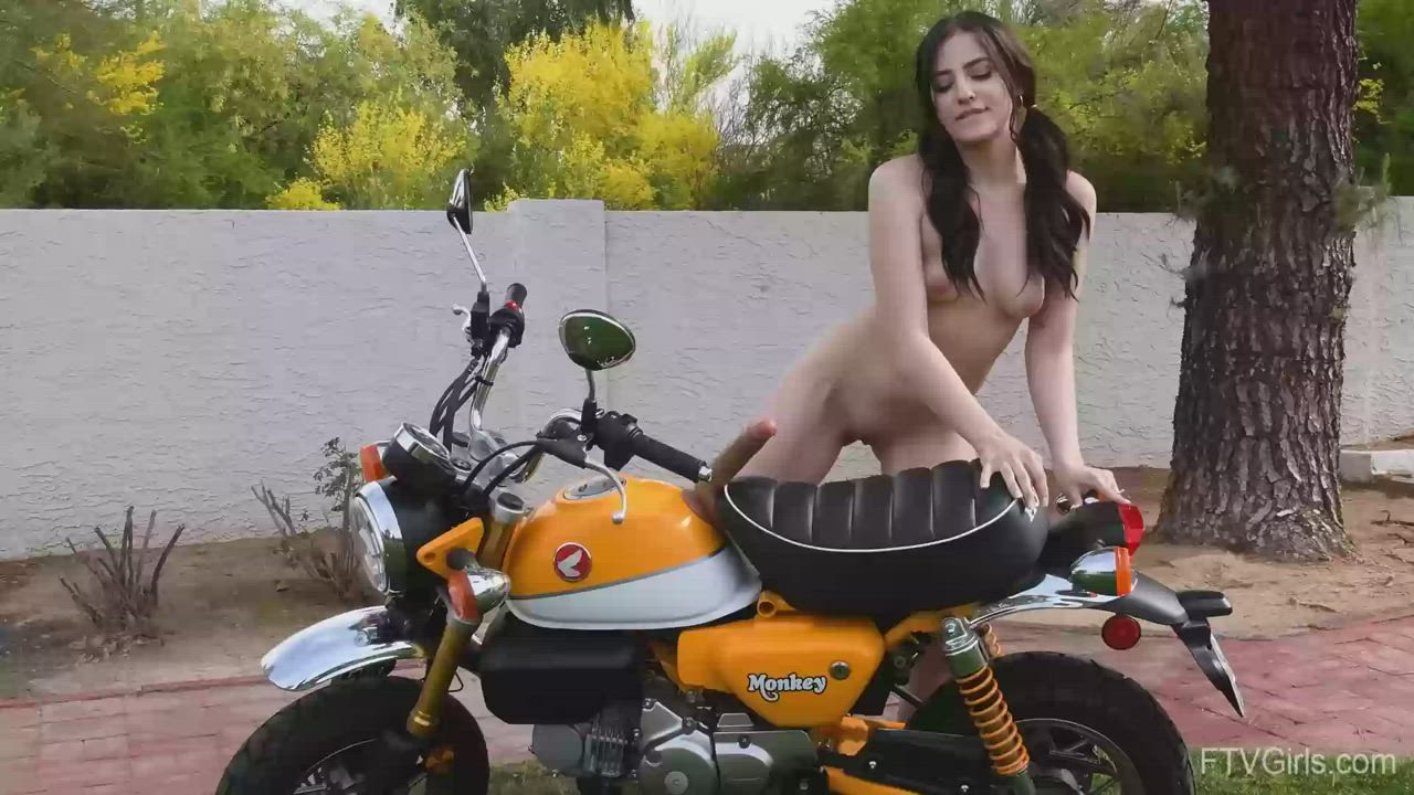 Riding Her Motorbike : video clip