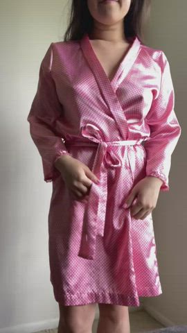 Do you like my new robe? : video clip