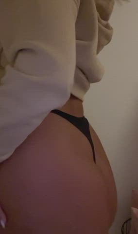 do you eat ass on the first date? ;) : video clip