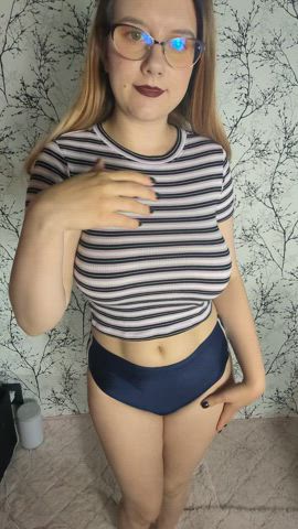 Does my striped tshirt make them bigger? :3 : video clip