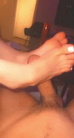 her feet are so fucking tiny 😫💦 : video clip