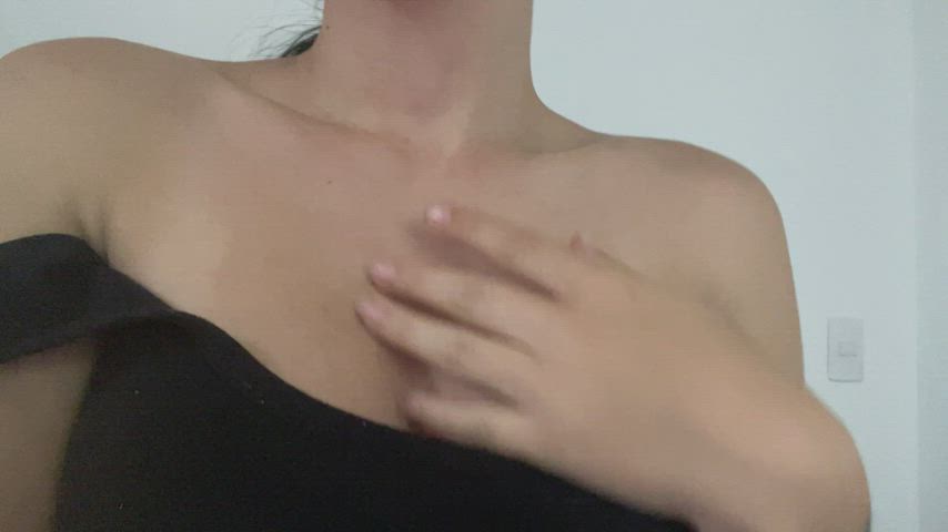 Are my latina nipples suckable : video clip