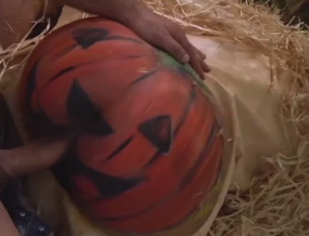 literally smashing my pumpkins who is next 🎃 : video clip