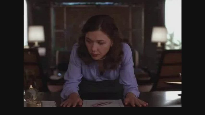 Maggie Gyllenhaal - Secretary (2002) : video clip