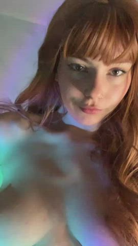 She knows how to bring you right back into porn trance : video clip