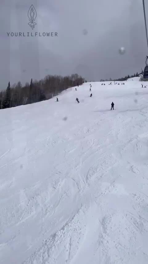 New here and letting everyone know I tip resort workers in tits [GIF] : video clip
