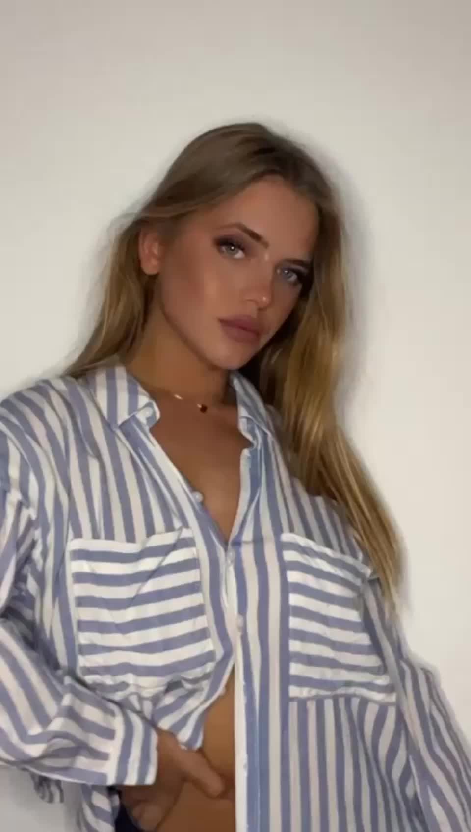 Daddy, pet me and fuck without any stops : video clip