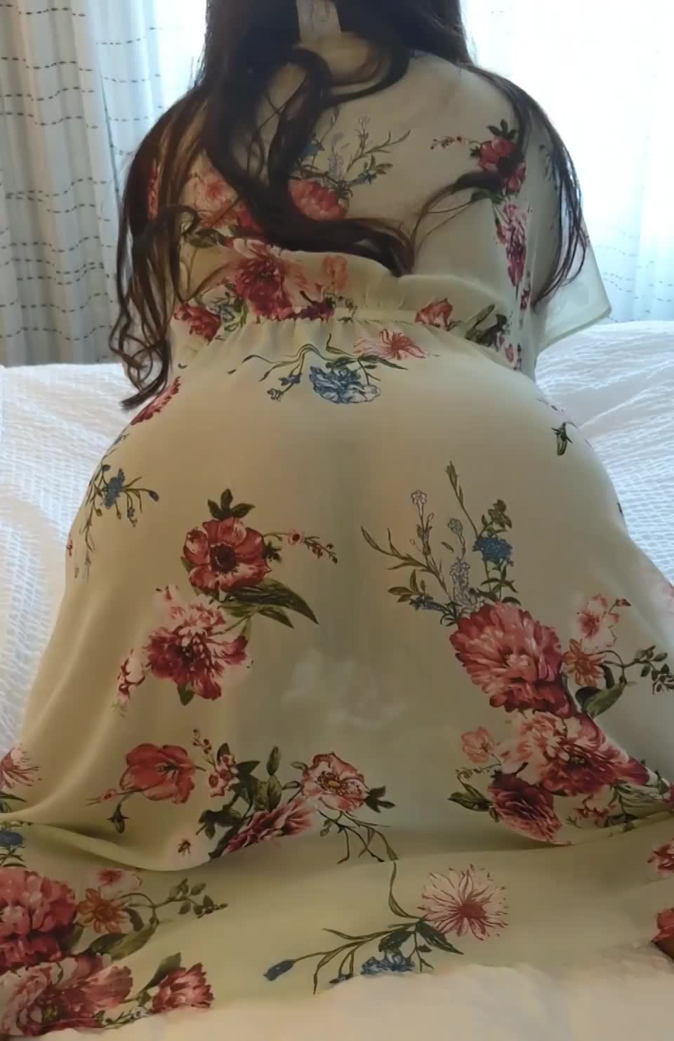 Kiss me on my puffy LIPS : video clip