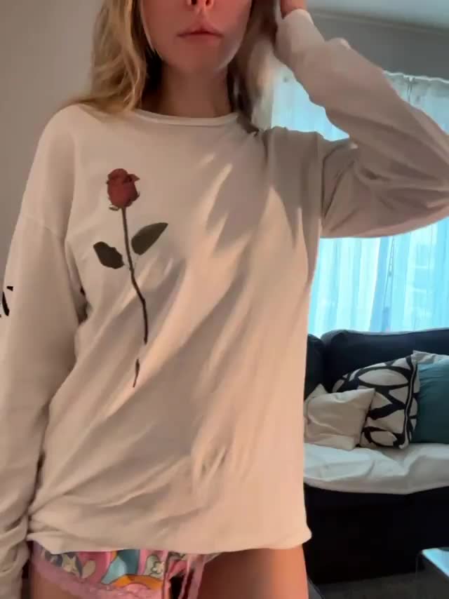 Woke up with extra perky boobs today : video clip