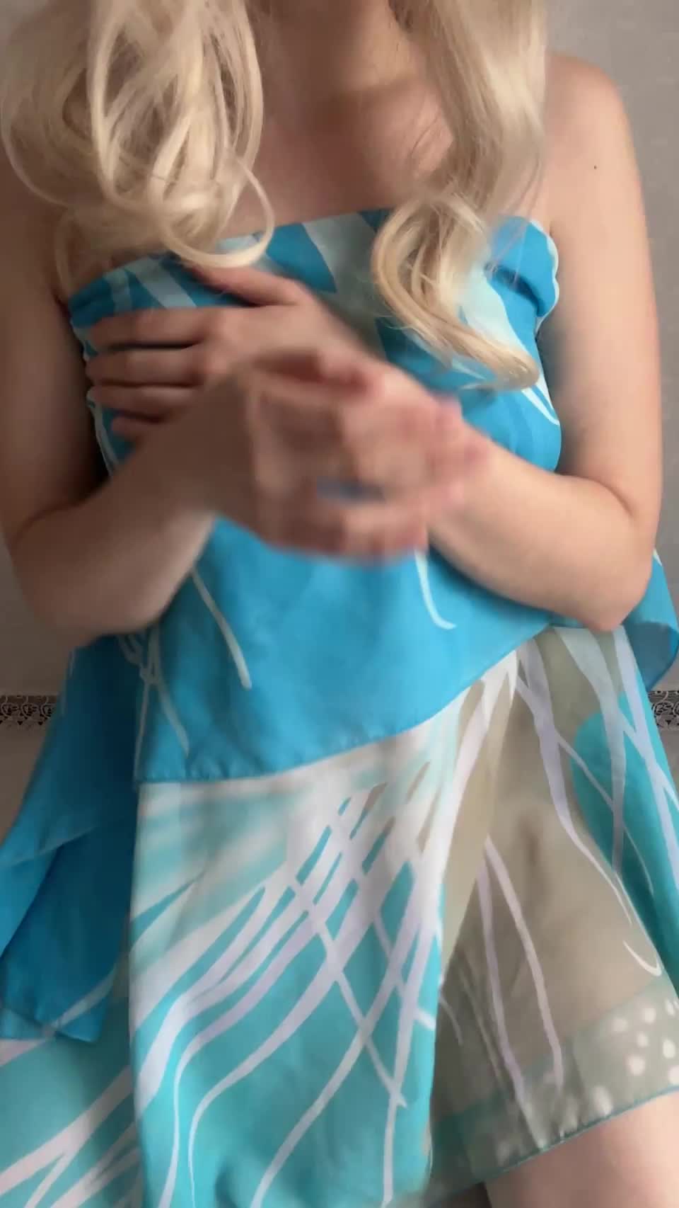 Can you cum on my tits daddy? : video clip