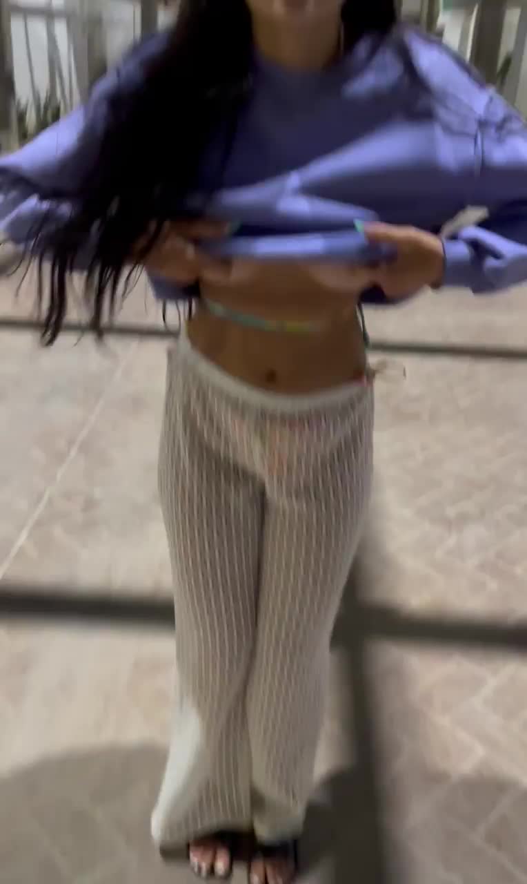 I’m on vacation with my parents but I’ve still pulled my Tits out for at least 20 random people 😅 [GIF] : video clip