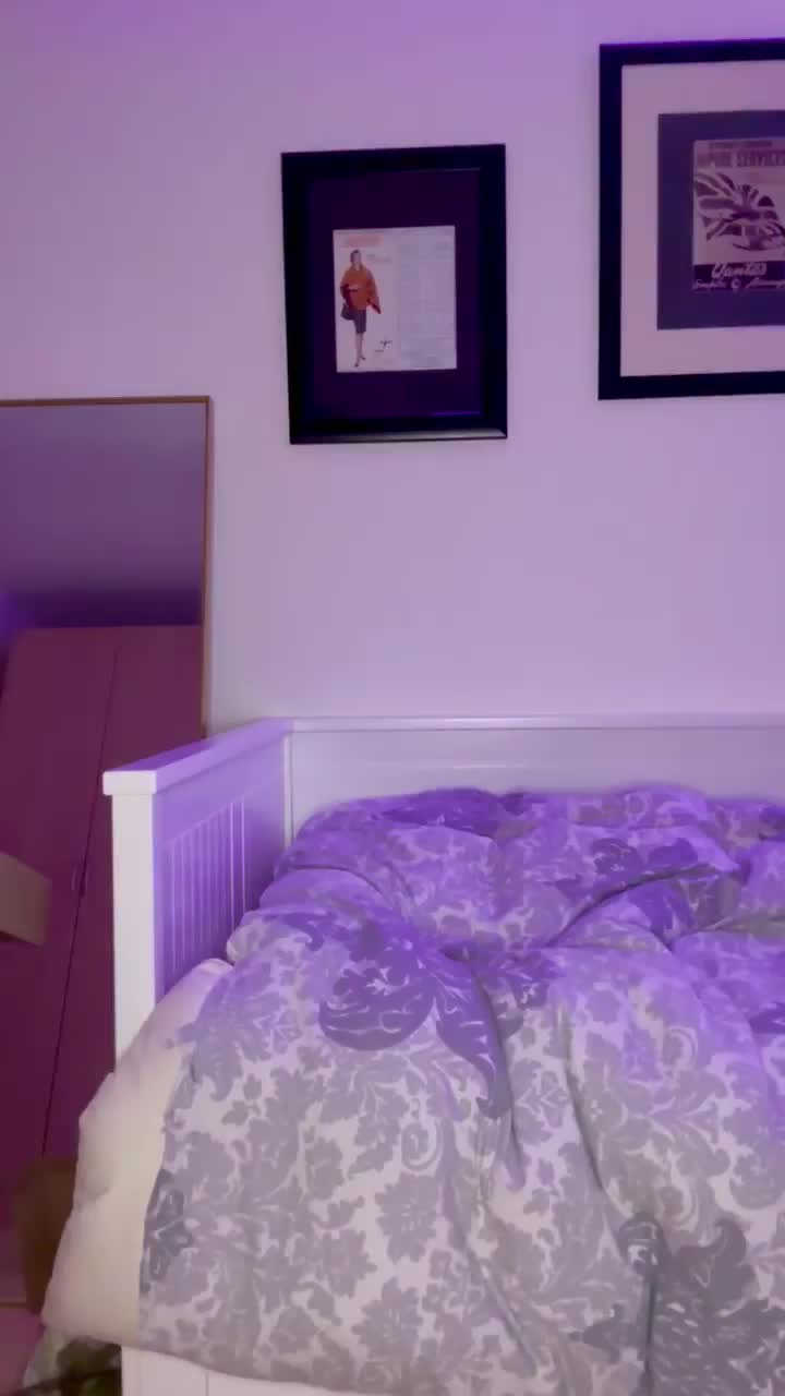 Trying to find someone who can handle my busty teen bod : video clip