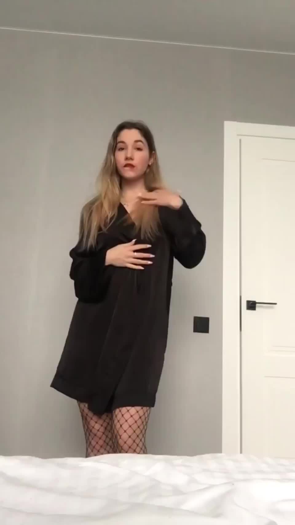Enjoy the view under my nightgown : video clip