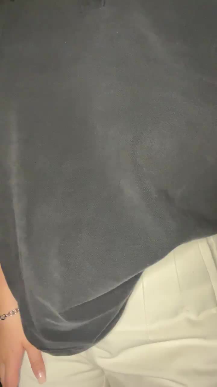 describe my 19yo tits with one emoji! : video clip