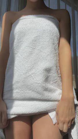 What would you do if my towel dropped in front of you? : video clip