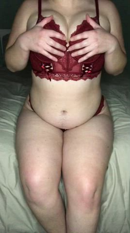 can a hairy chubby girl in red lingerie catch your attention? : video clip