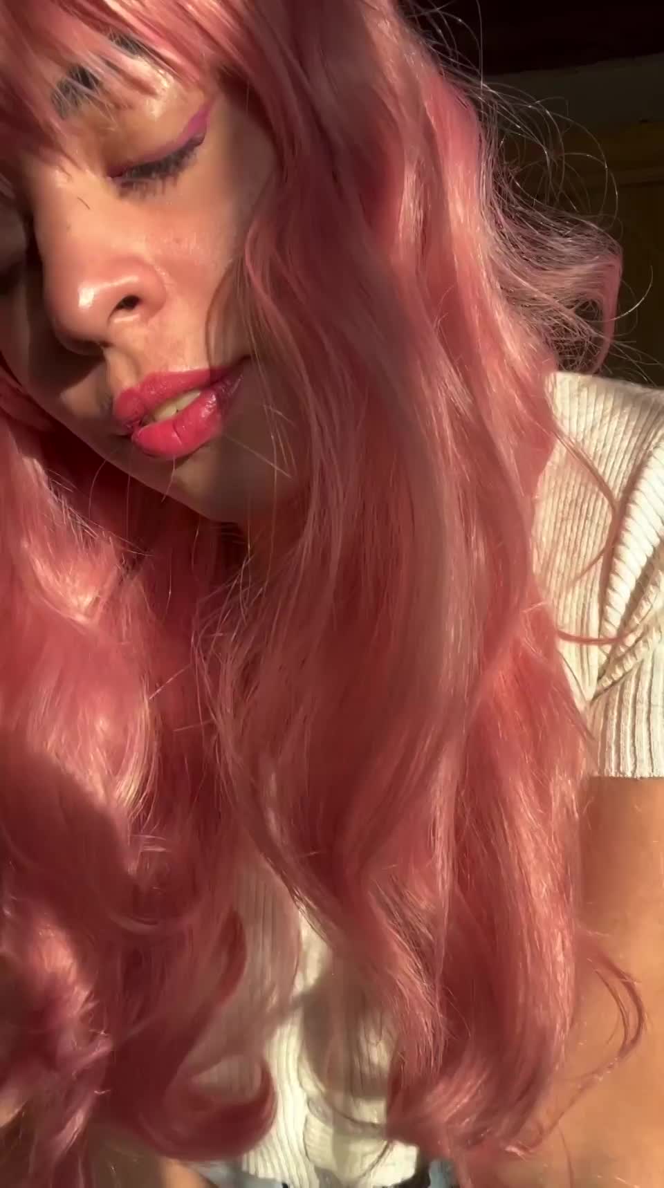 I hope I was cute enough for you to stop and watch : video clip