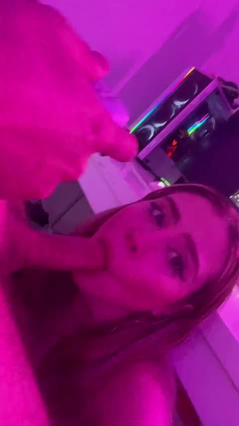 Did ur gf suck ur dick under the desk today or do I have to… : video clip