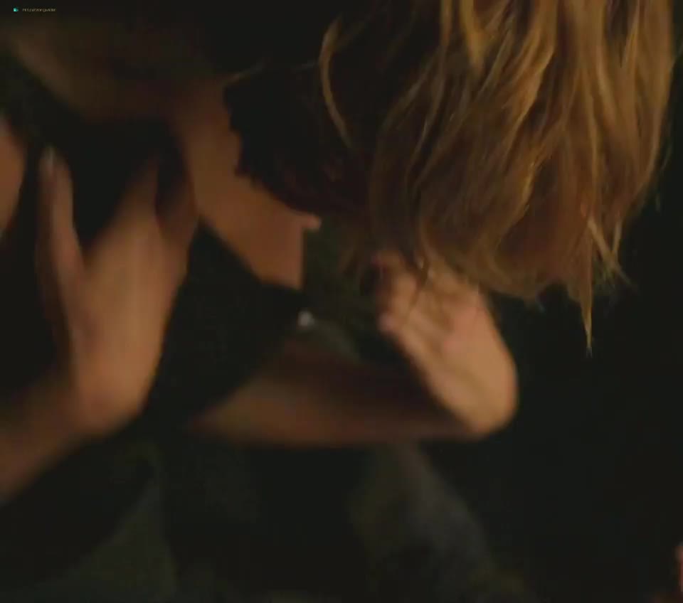 Ashley Greene in 'Rogue' : video clip