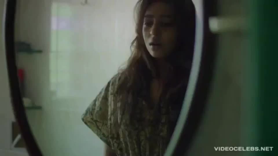 Indian Actress Radhika Apte Nude Scene - Madly (2016) : video clip